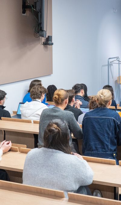 Découvrez nos formations Bac+3 et Bac+5 reconnues par l’Etat