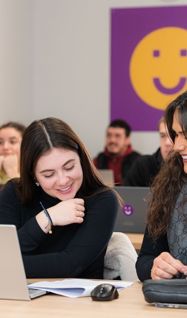 Toutes nos formations sont reconnues par des diplômes d’Etat ou des titres certifiés.