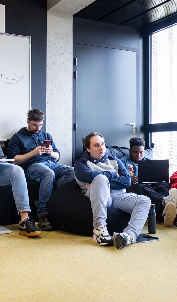 Nos formations professionnalisantes sont reconnues par l’Etat et les entreprises !