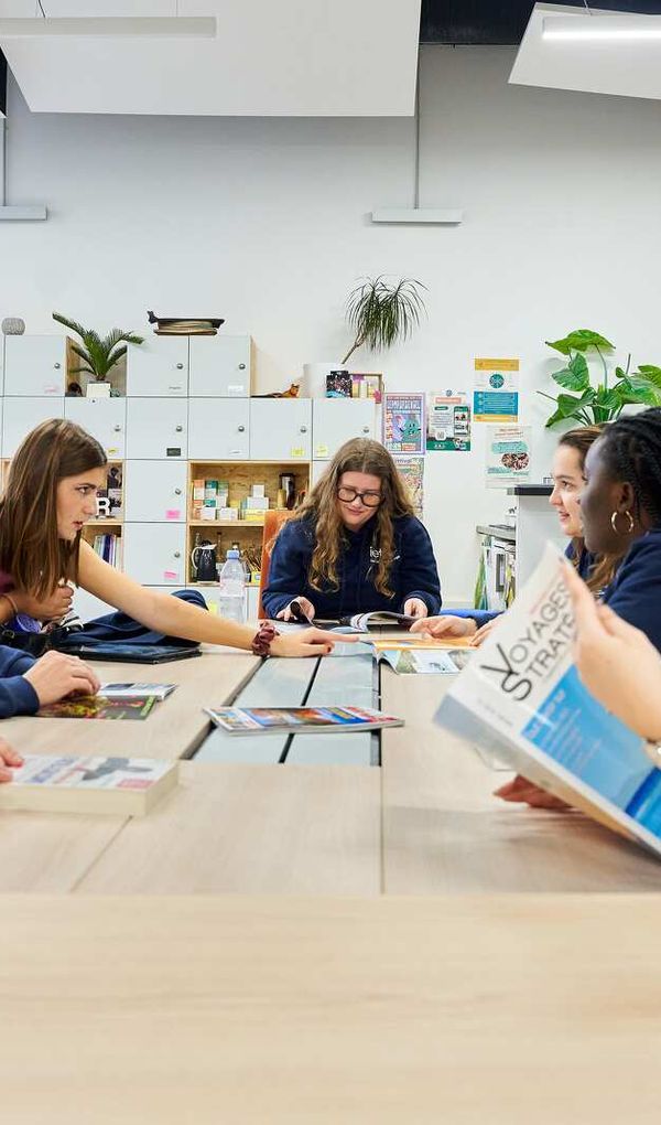Toutes nos formations sont reconnues par des diplômes d’Etat ou des titres certifiés