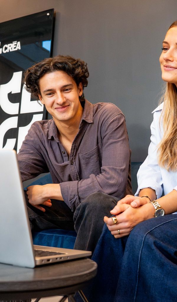Depuis plus de 50 ans, l&rsquo;EFET CR&Eacute;A forme des cr&eacute;ateurs. Avec des formations d'excellence en design graphique, direction artistique et architecture d&rsquo;int&eacute;rieur, l&rsquo;&eacute;cole pr&eacute;pare ses &eacute;tudiants &agrave; des carri&egrave;res dans les m&eacute;tiers cr&eacute;atifs en constante &eacute;volution