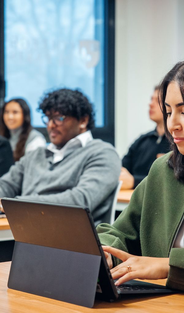 La totalité de nos formations sont reconnues par des dipômes d’Etat ou des titres certifiés