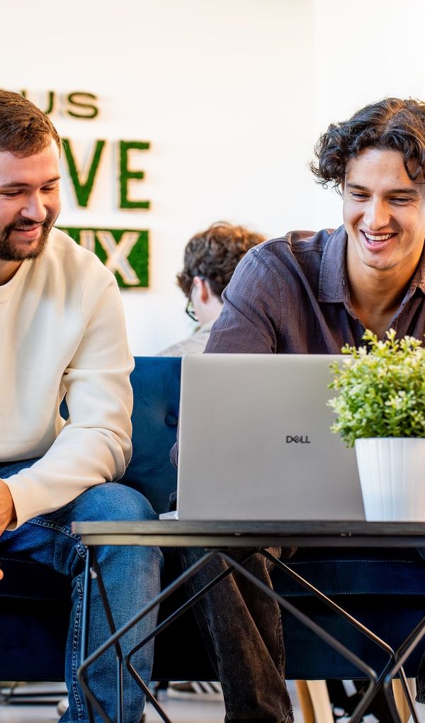 Toutes nos formations en alternance sont reconnues par l'État et permettent d’obtenir des certifications professionnelles de niveaux 6 & 7