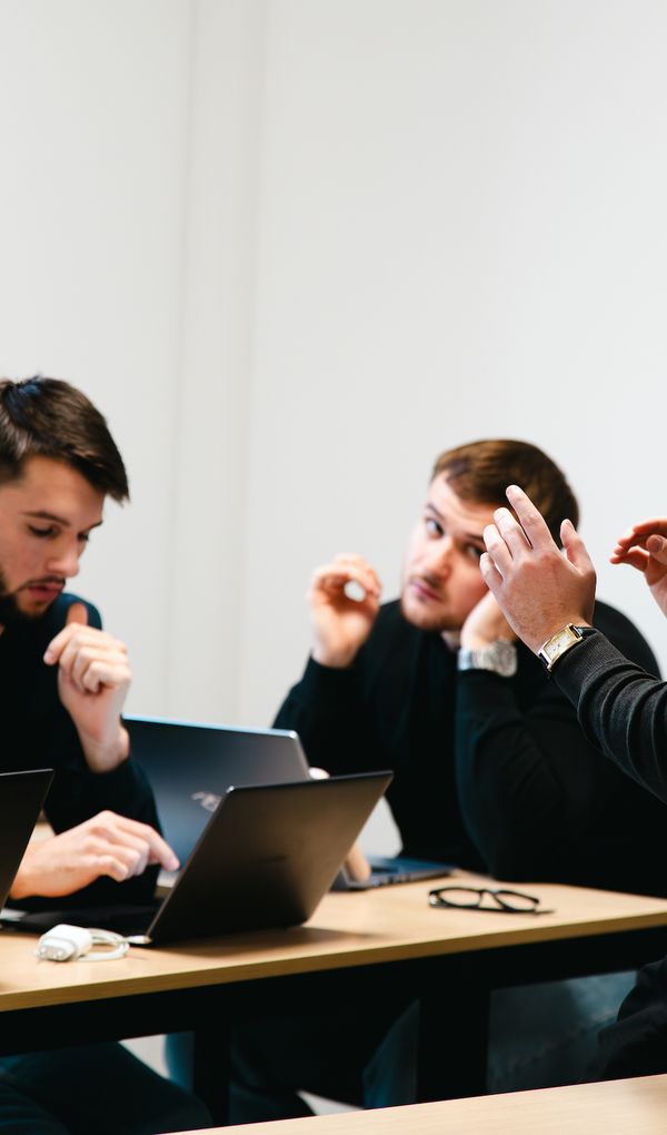 Toutes nos formations sont reconnues au RNCP en niveaux 5, 6 et 7.