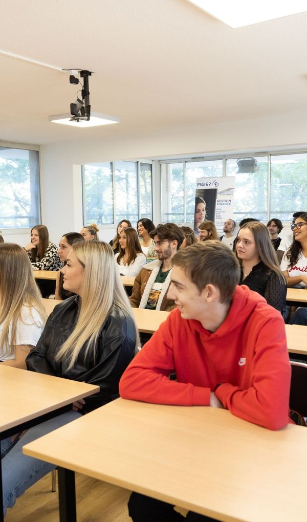 Toutes nos formations sont reconnues par des diplômes d’État ou des titres certifiés.