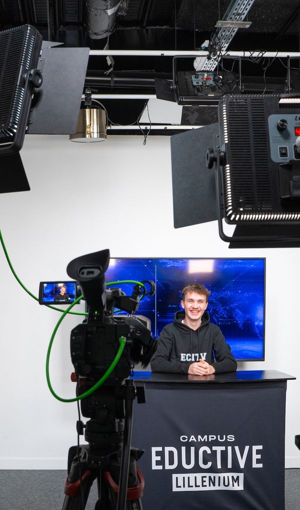 Des parcours dipl&ocirc;mants et professionnalisants, du Bac au Bac+5, certifi&eacute;s par l&rsquo;&Eacute;tat