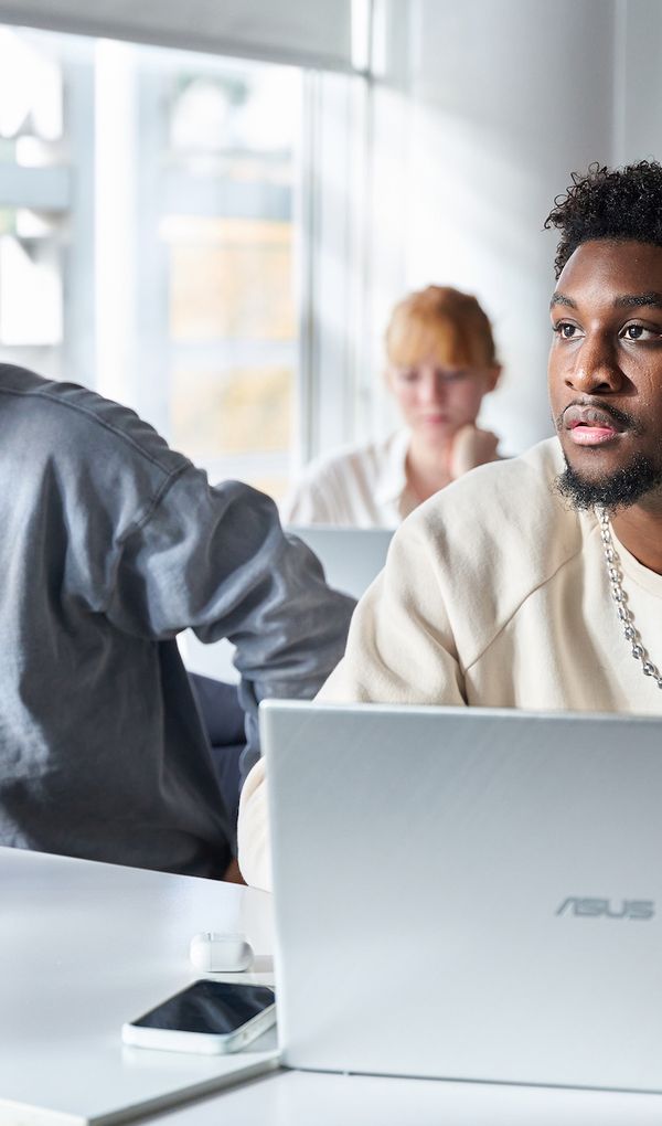 PPA Business School forme les étudiants au plus haut niveau par le biais de formations en alternance.