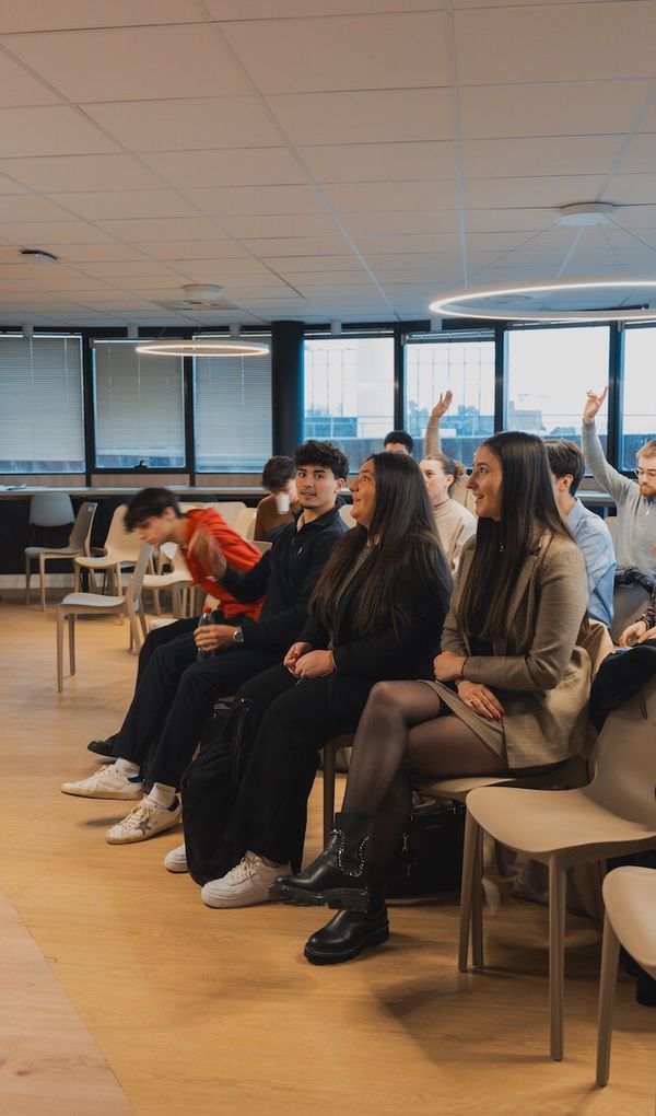 Toutes les formations Ipac Bachelor Factory sont reconnues par l’État via des titres certifiés, et visent un seul objectif : l'employabilité.