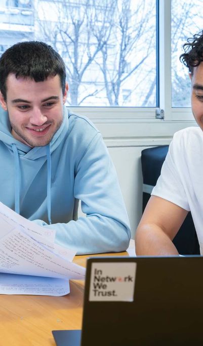 Des formations diplomantes, visées et accréditées de Bac +3 à Bac +8 reconnues à l’international