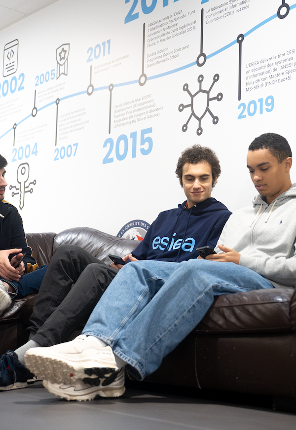 ESIEA Dax, l’école qui forme des Bac+5 en informatique en alternance dans les Landes !