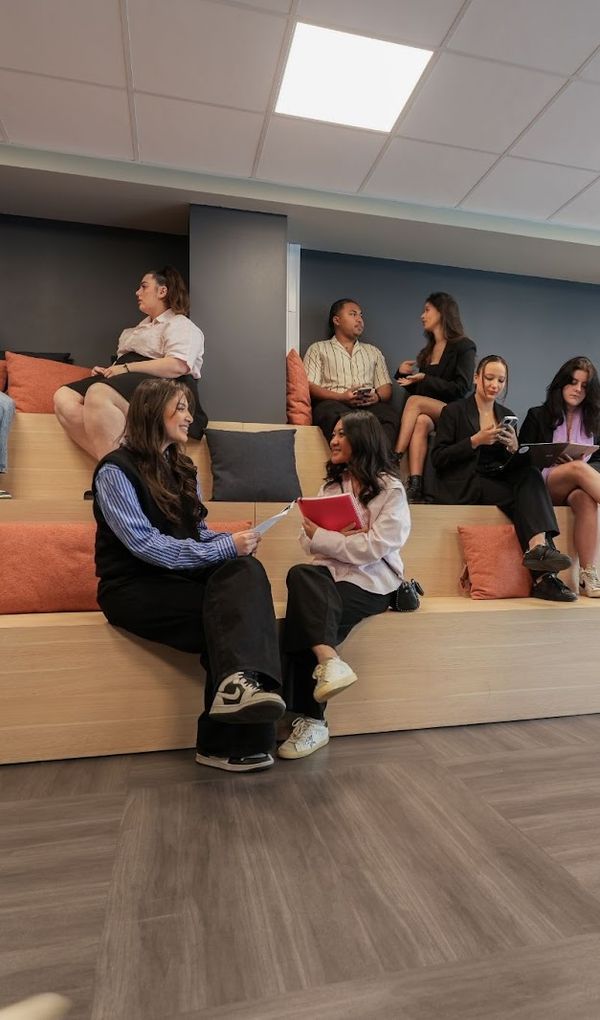 Formez-vous aux bases du management et devenez expert dans la sp&eacute;cialisation de votre choix !