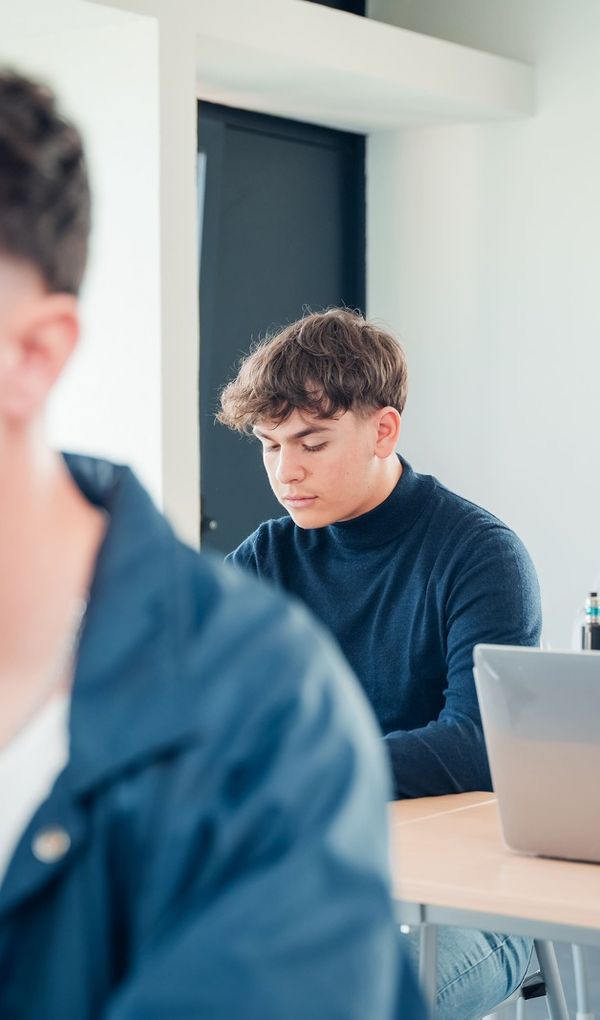 Toutes nos formations sont reconnues par des diplômes d’Etat ou des titres certifiés.