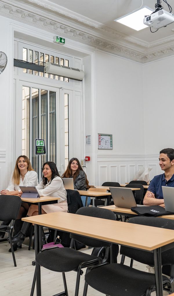 Toutes nos formations délivrent un titre RNCP reconnu par l’Etat, de niveau 6 (Bachelor) ou 7 (Mastère)
