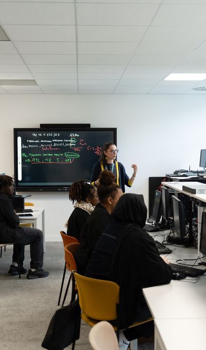 Découvrez nos formations certifiés, du BAC au BAC+ 5 !