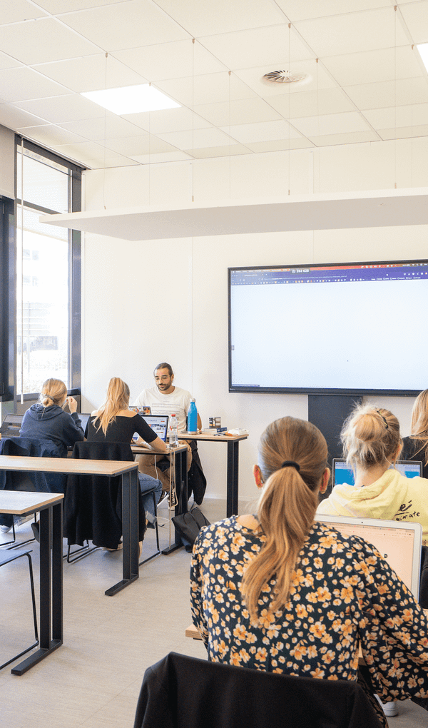 L’ensemble des formations sont reconnues par des diplômes d’Etat ou des titres certifiés