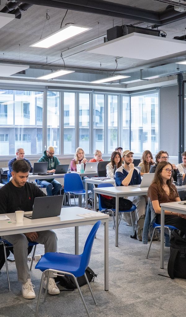 Toutes nos formations sont reconnues par l&rsquo;Etat et d&eacute;livrent des Titres certifiants professionnels de niveau 5, 6 et 7. Elles sont &eacute;galement 100% accessibles en alternance.
