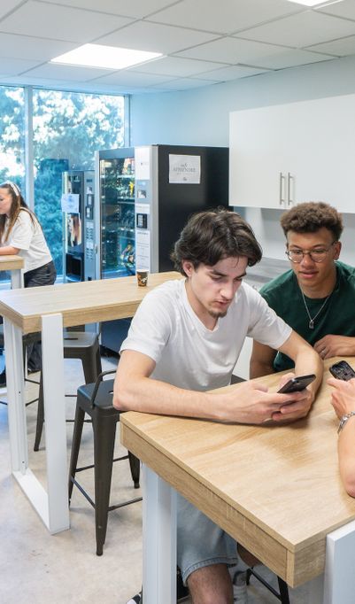 Des formations profesionnalisantes et reconnues par l’état, conçues pour favoriser votre insertion dans le monde professionnel.