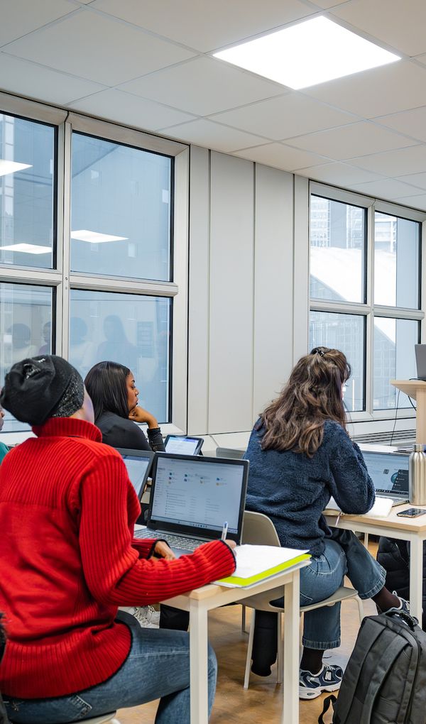 La totalité de nos formations sont reconnues par des diplômes d’Etat ou des titres certifiés