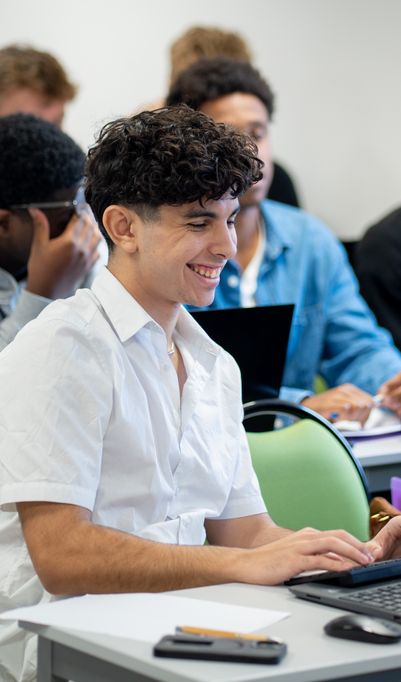 Du Bac au Bac+5, rejoignez HYBRIA et devenez d'ingénieur d'affaires.