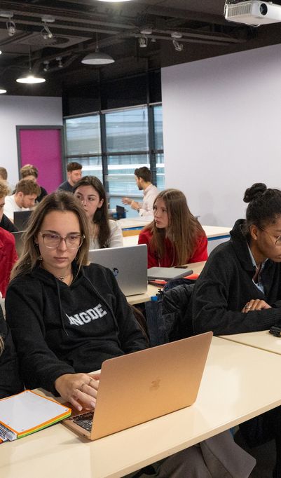 Toutes nos formations sont reconnues par l’Etat et délivrent des diplômes et des titres certifiés