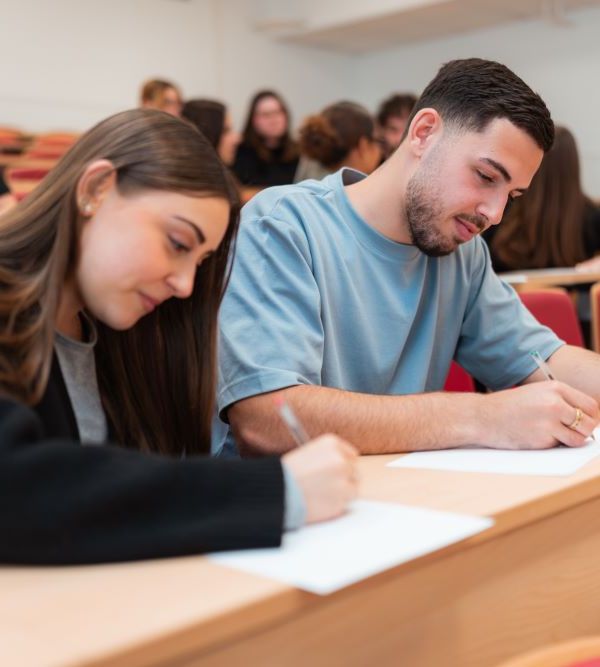 Une &eacute;cole qui r&eacute;pond aux attentes des entreprises et des &eacute;tudiants.