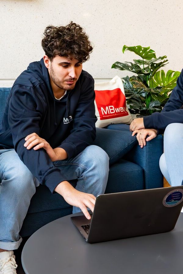 Isifa Plus Values Paris Sud sp&eacute;cialiste des formations BTS (ex : PIGIER Lyon, la business school de l&rsquo;alternance en r&eacute;gion Auvergne-Rh&ocirc;ne-Alpes !