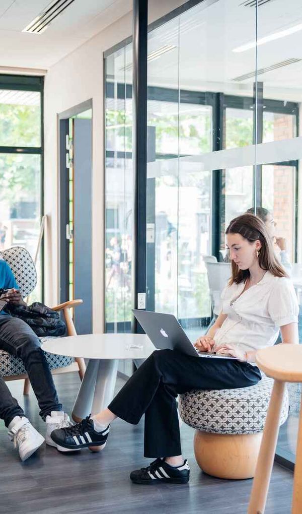 Nos formations sont pensées pour vous donner accès à des métiers et une rémunération à la hauteur de vos ambitions