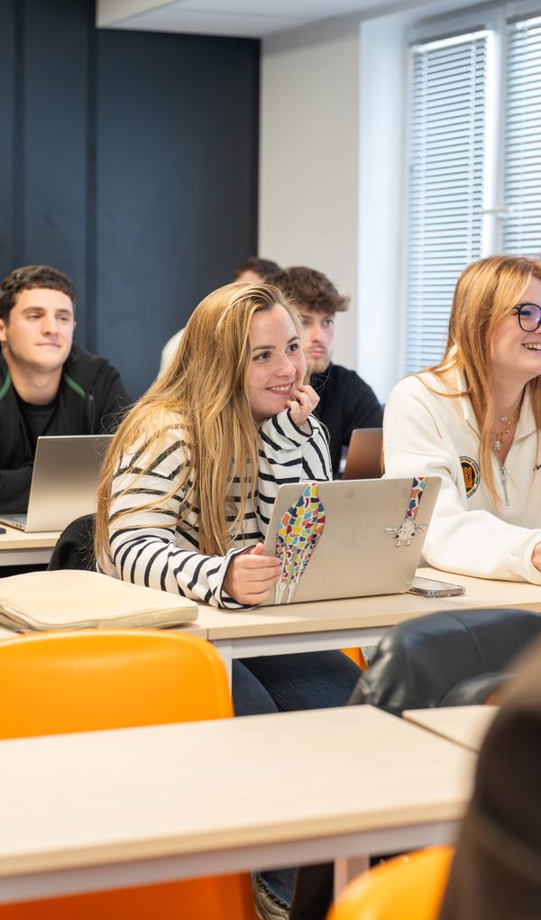Des formations certifiantes du Post-bac au Mastère, en initial ou en alternance.