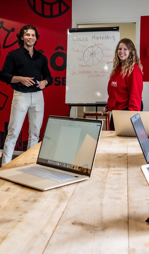 Toutes nos formations sont reconnues par l&rsquo;Etat et d&eacute;livrent des dipl&ocirc;mes et des titres certifi&eacute;s.