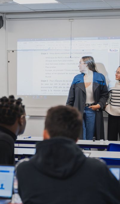 Toutes nos formations sont reconnues par des diplômes d’Etat ou des titres certifiés
