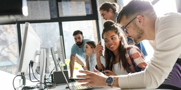 5 bonnes raisons de recruter stagiaires et alternants au sein de vos équipes