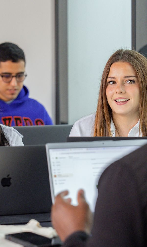 Des formations de Bac+1 à Bac+5 en initial et en alternance