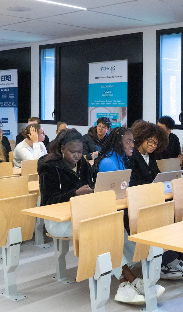 Toutes nos formations sont reconnues par l’État et délivrent des diplômes et titres certifiés.