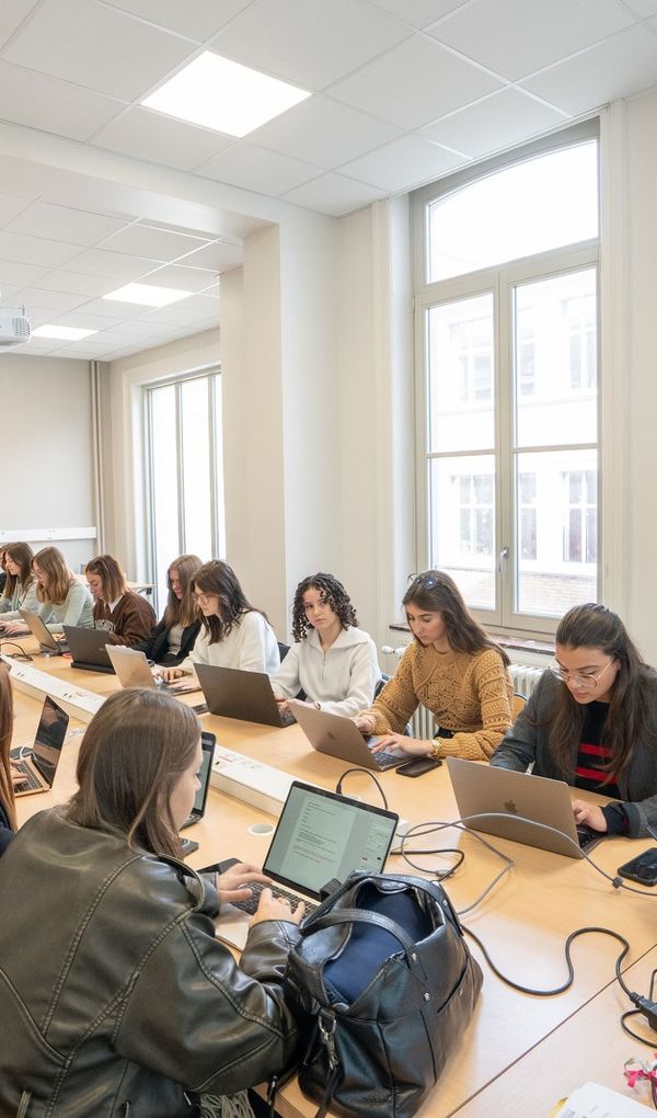 Toutes nos formations sont reconnues par l’Etat et délivrent des diplômes et des titres certifiés