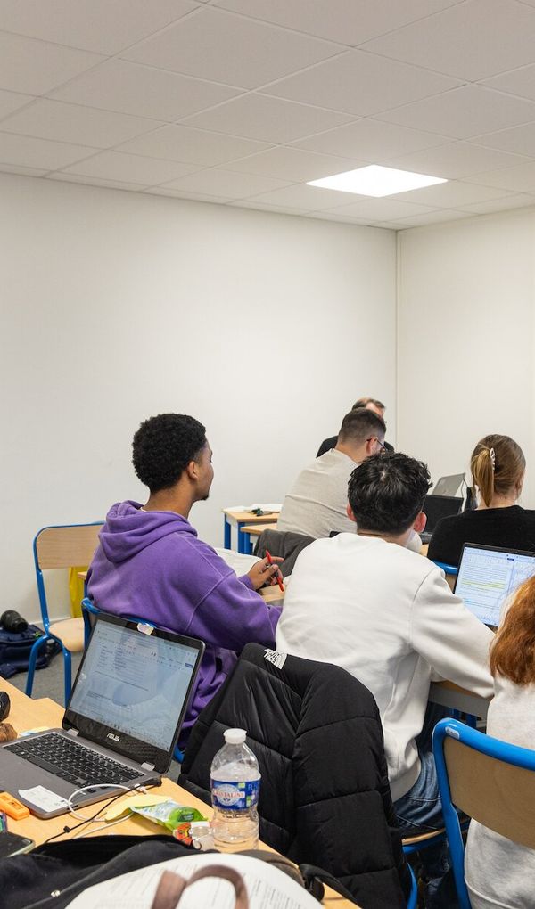 Toutes nos formations sont reconnues par des diplômes d’État ou des titres certifiés.