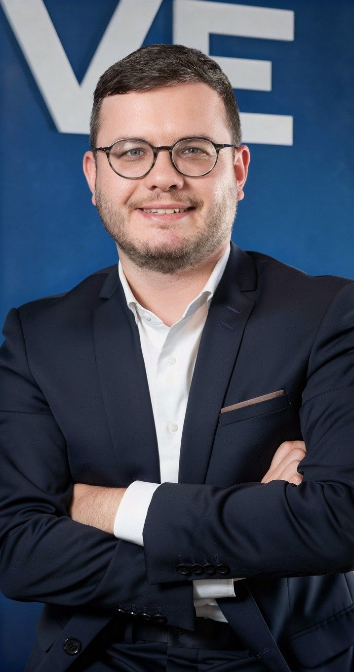 Image latérale gauche de l'employé Pierre-Yves CHAUBET