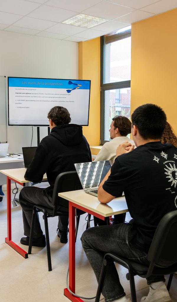Toutes nos formations sont reconnues par des diplômes d’Etat ou des titres certifiés.