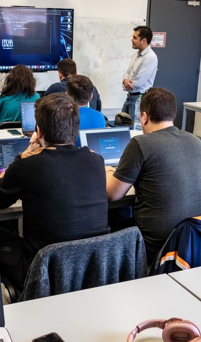 Toutes nos formations sont reconnues par l’Etat et délivrent des diplômes et des titres certifiés.