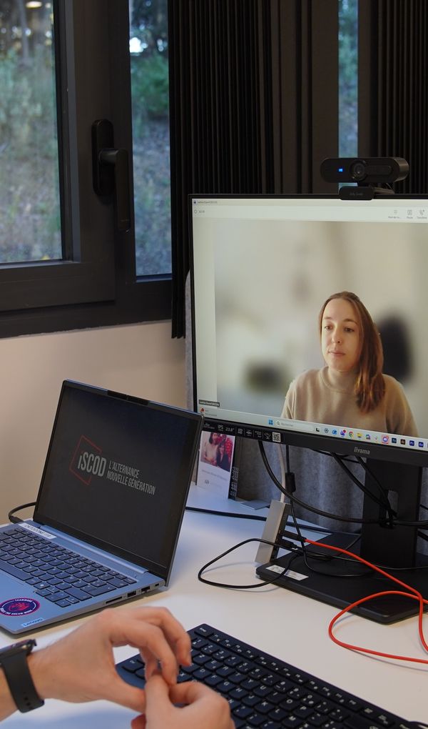 L'&eacute;cole business & IT 100% en digital learning et 100% en alternance