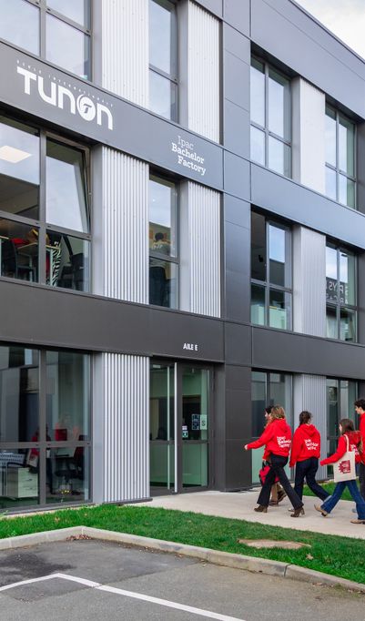 Ipac Bachelor Factory est une école de commerce à Angers accessible dès post-bac à Bac+5 en initial et en alternance !