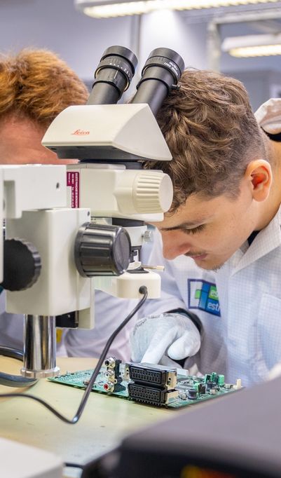 Toutes nos formations sont reconnues par des diplômes d’Etat ou des titres certifiés.