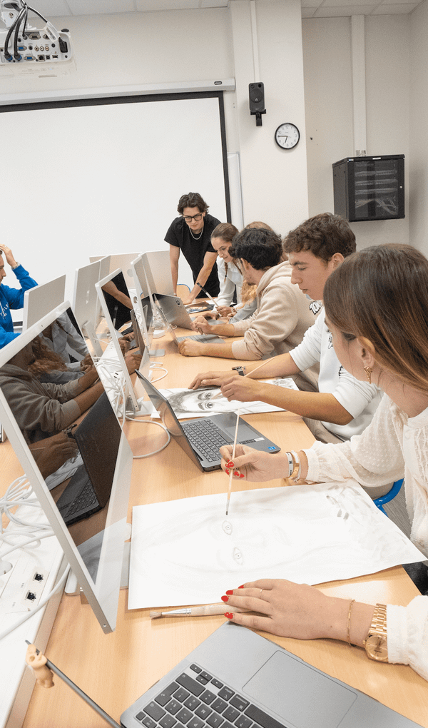 Toutes nos formations sont reconnues par l’Etat et délivrent des diplômes et des titres certifiés