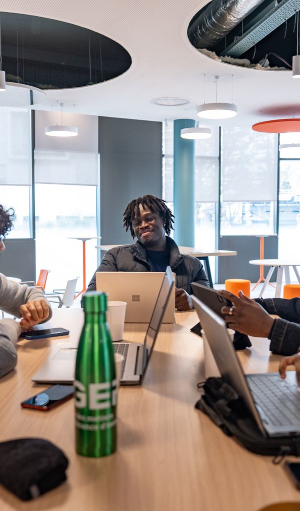 Toutes nos formations sont reconnues par des diplômes d’état ou des certifications professionnelles