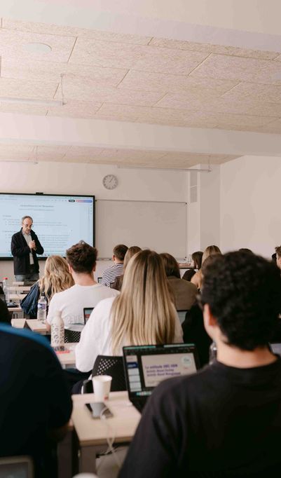 Des formations vis&eacute;es, grad&eacute;es et reconnues par l&rsquo;&Eacute;tat pour b&acirc;tir son projet d&rsquo;avenir