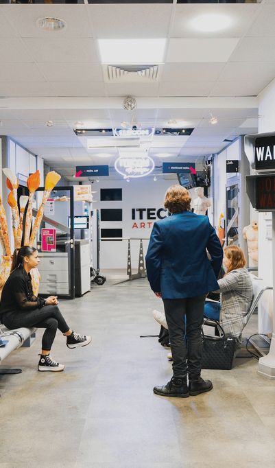 Itecom Art design, l&rsquo;&eacute;cole d'art et de design, situ&eacute;e en r&eacute;gion Ile-de-France, est reconnue comme la r&eacute;f&eacute;rence de l'alternance dans le domaine des arts appliqu&eacute;s.