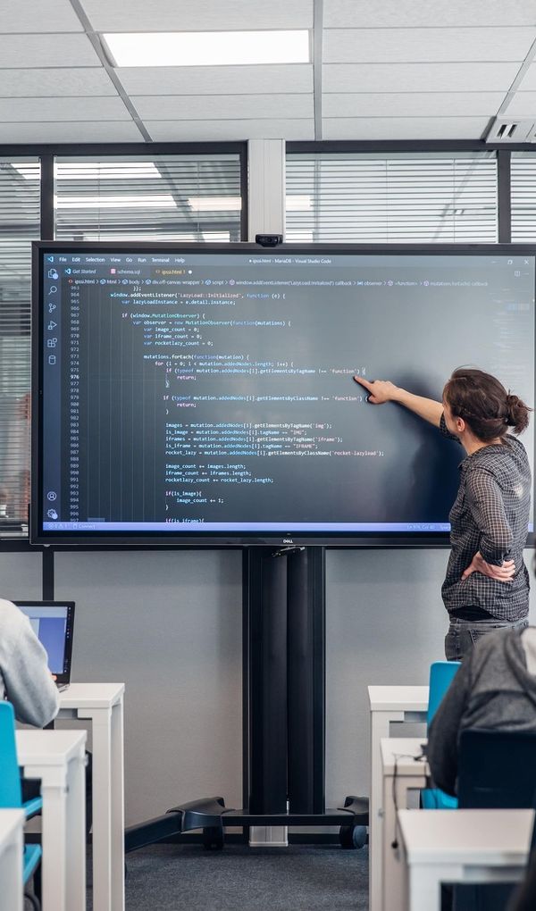 Toutes nos formations sont reconnues par l’État et comprennent de l’alternance.