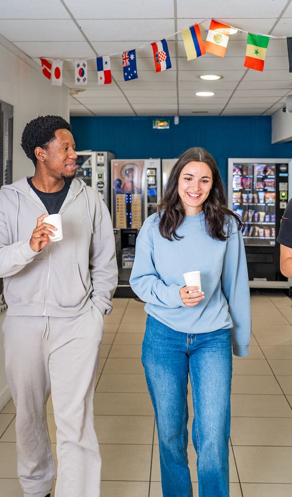 Depuis 1980, Paris BTS BACHELOR forme les futurs professionnels des m&eacute;tiers du commerce, de la gestion et du management