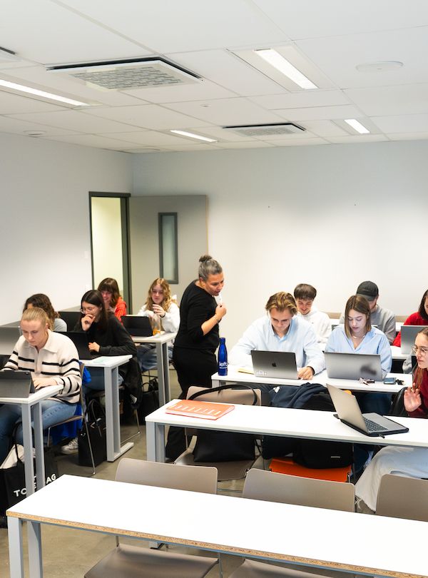La vocation de l&rsquo;IEFT est de pr&eacute;parer les &eacute;tudiants &agrave; devenir des acteurs majeurs dans un environnement par nature international, multiculturel et &eacute;volutif.