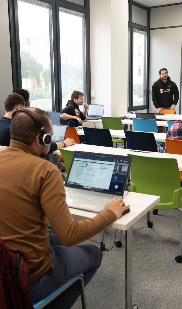 Nos formations informatiques sont reconnues par l’État, certifées par un titre RNCP.