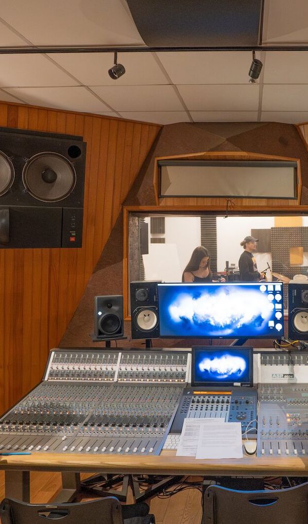 Nous sommes fiers de constater que 85 &agrave; 100% des &eacute;tudiants sont dipl&ocirc;m&eacute;s en fin de formation et que 85% des &eacute;tudiants int&egrave;grent le monde du travail dans les 3 mois suivant leur sortie de l&rsquo;&eacute;cole.